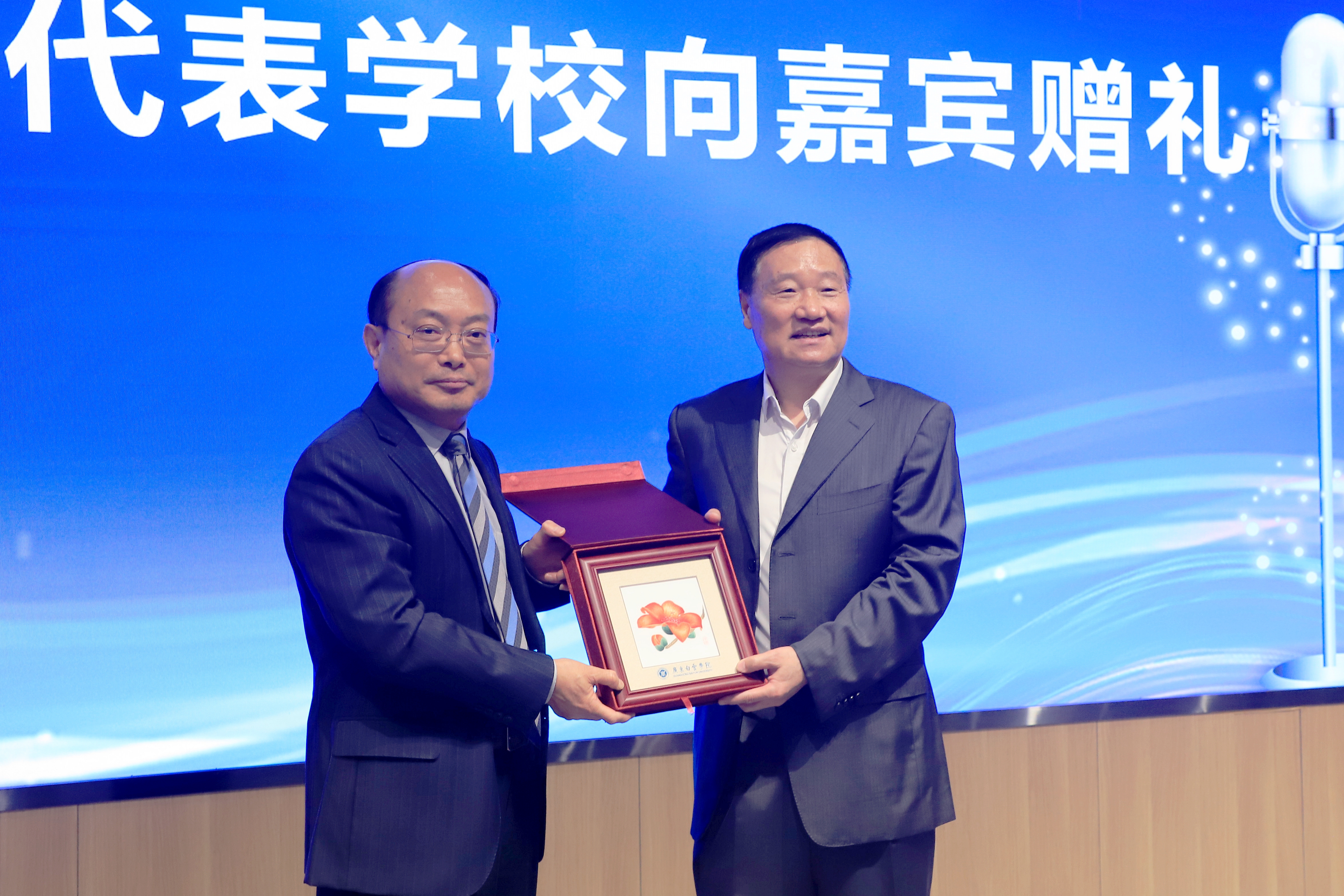 a43f1263b8ffd4746ea23a0edcadd01.jpg a43f1263b8ffd4746ea23a0edcadd01.jpg